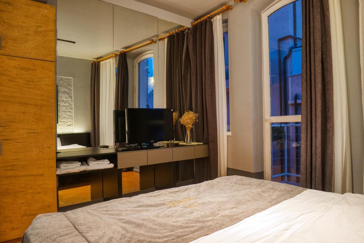Mayer Loft Suites Istanbul Bagian luar foto